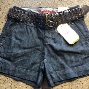 Jean shorts with braided belt